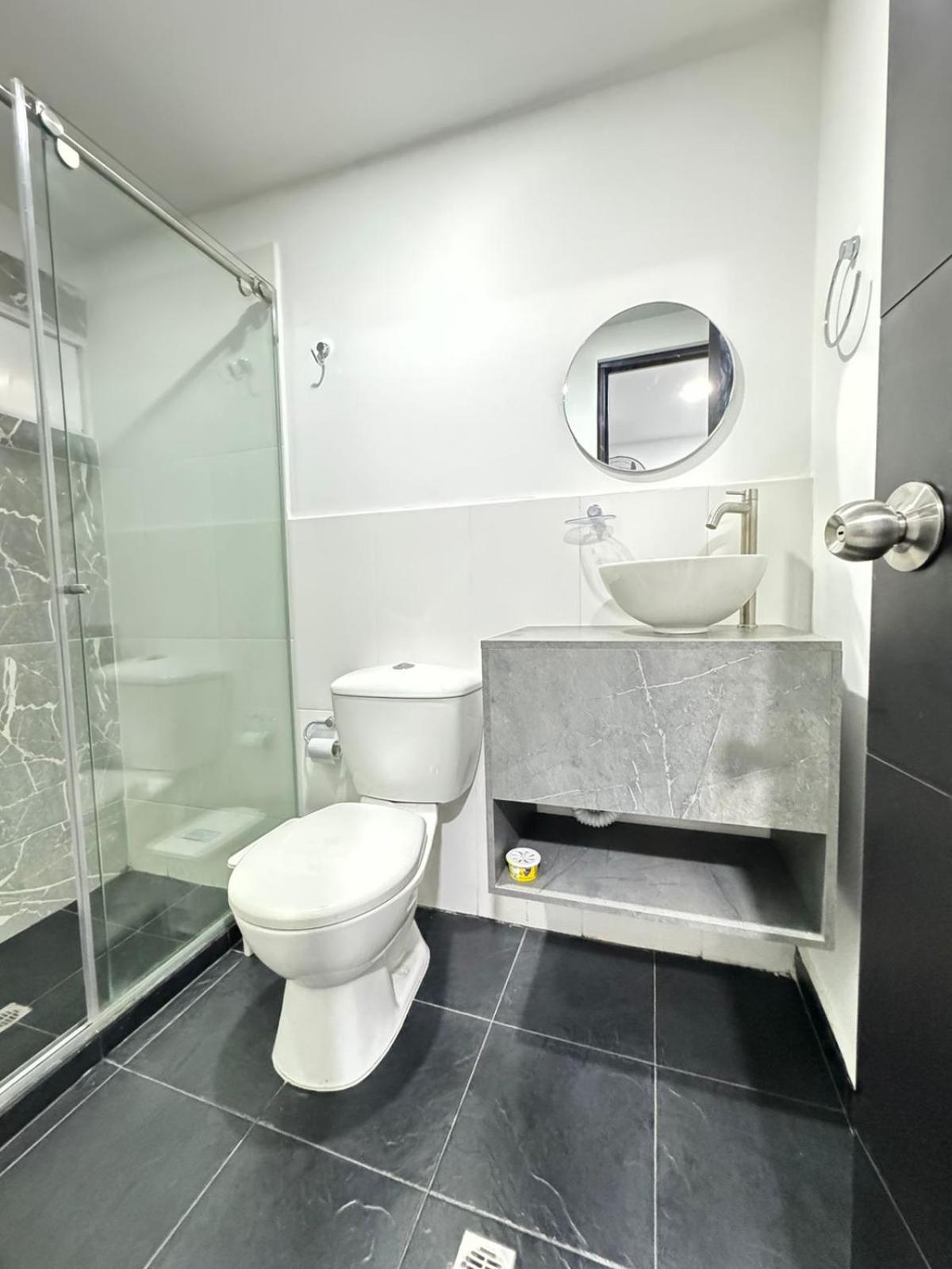 Hotel Le Quint Кукута Экстерьер фото