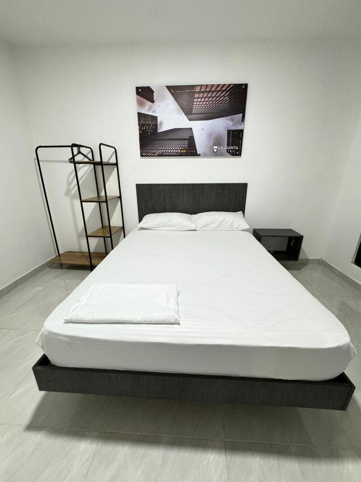 Hotel Le Quint Кукута Экстерьер фото