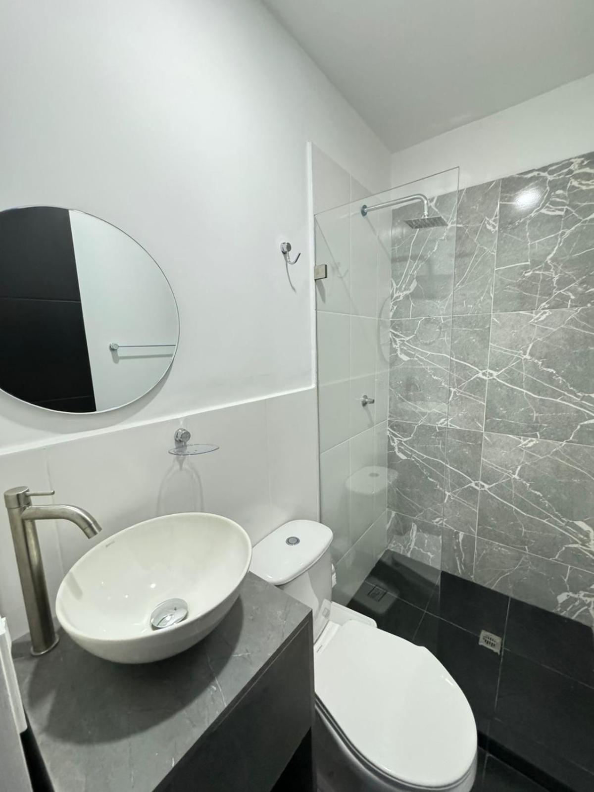 Hotel Le Quint Кукута Экстерьер фото